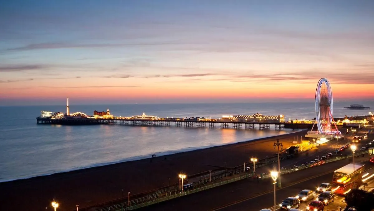 Semesterbostad Bright And Spacious 2Br Maisonette Sleeps 8, Game Room, 5 Mins To Brighton Beach And City Centre Storbritannien